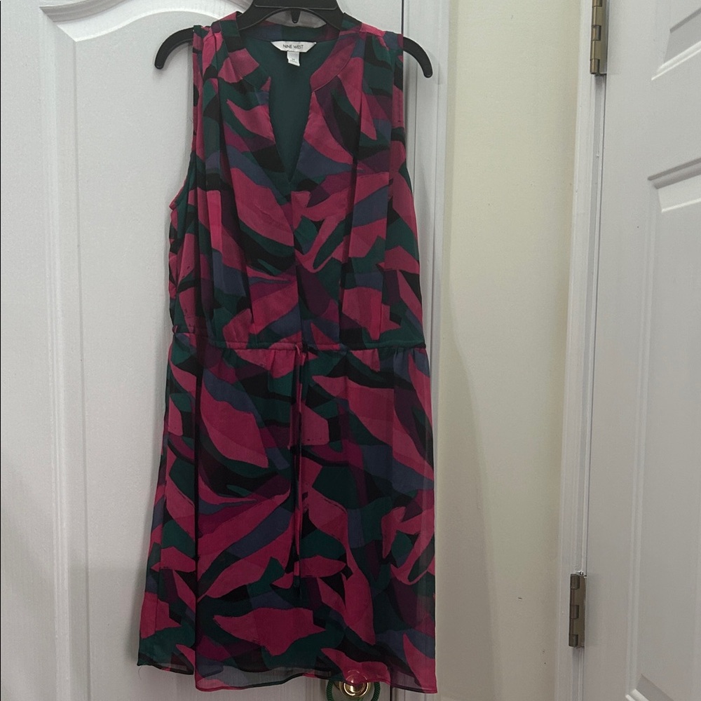 Nine West Sleeveless V-Neck Midi Dress in Magenta and Teal